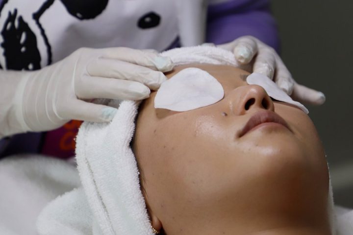Checklist vệ sinh phòng dịch vụ trước và sau mỗi ca chăm sóc